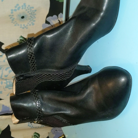 Faux Leather Ankle boot heels - Picture 7 of 7